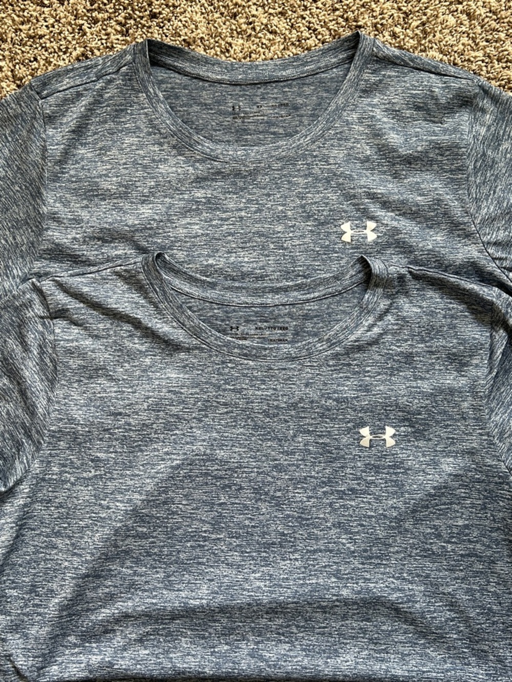 EUC Under Armour Women’s Crew Neck HeatGear Blue Twist  Performance Tee-Set of 2